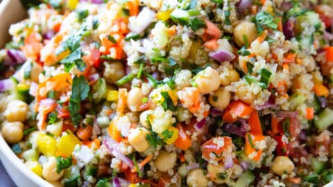 Quinoa Salad with Chickpeas and Veggies